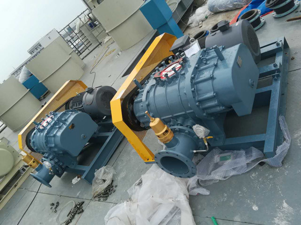 羅茨鼓風(fēng)機(jī)設(shè)備.jpg 羅茨鼓風(fēng)機(jī)設(shè)備.jpg